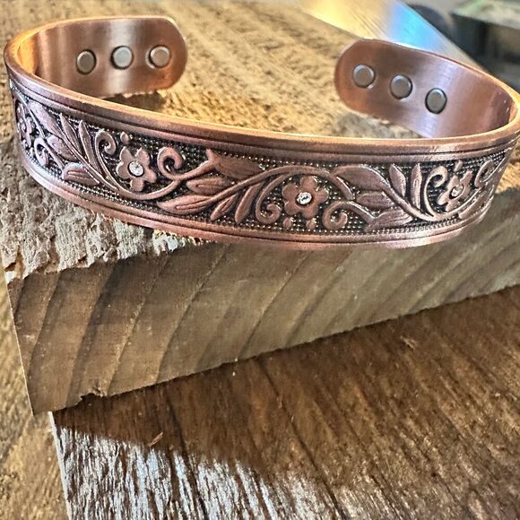 Boho Vintage Style Daisy Flower Zircon Stone Magnetic Bracelet, Arteritis Relie - Picture 2 of 8